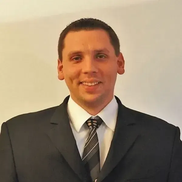 Alexander Fischer, Backoffice im Makler-Center Wolfstein